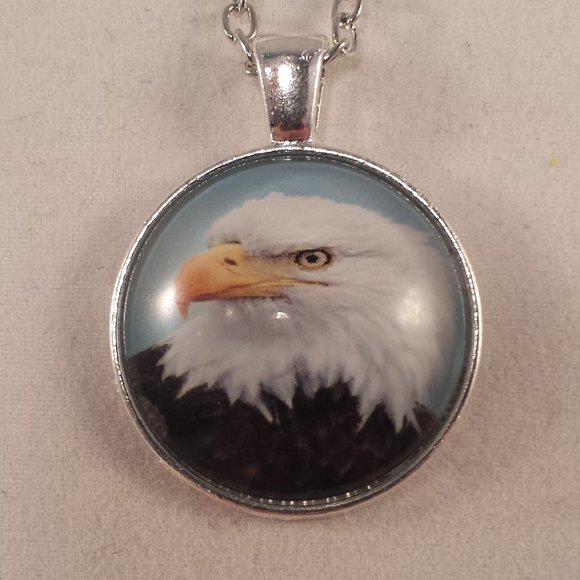 Mens Silver Bald Eagle Cabochon Pendant Necklace Party Gift - Picture 1 of 3